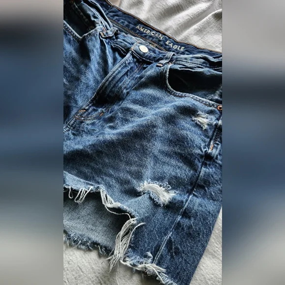 American Eagle Outfitters Blue High-Waisted Jean Shorts - Picture 2 of 6